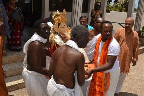 Hinduism Growing In Africa Without Proselytizing | Desh Kapoor