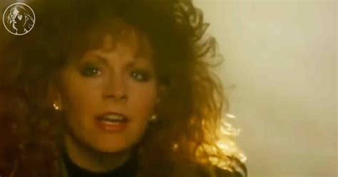 Reba Mcentire Entrances With Whispering Whispers In Rumor Has It” Wwjd