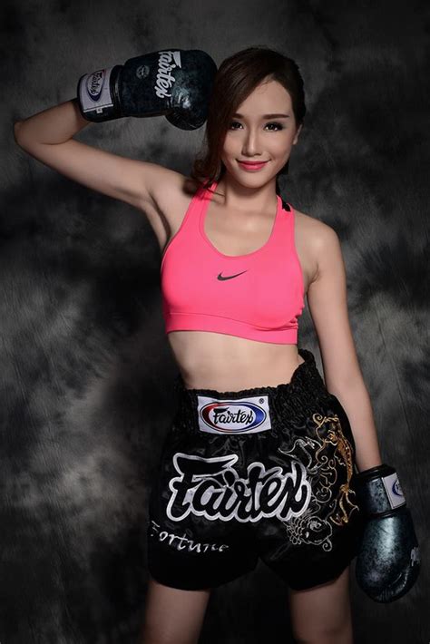 Hot girl xinh đẹp đa tài Ngân Búng vừa tốt nghiệp ĐH Ngoại thương loại giỏi