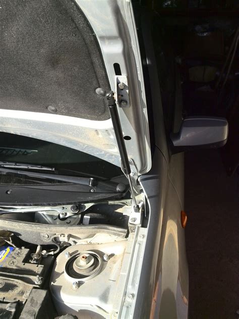 Газовые упоры для капота — Lada Калина Хэтчбек (2G), 1,6 л, 2014 года ...