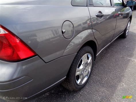 Liquid Grey Metallic Ford Focus Zx Se Sedan Photo