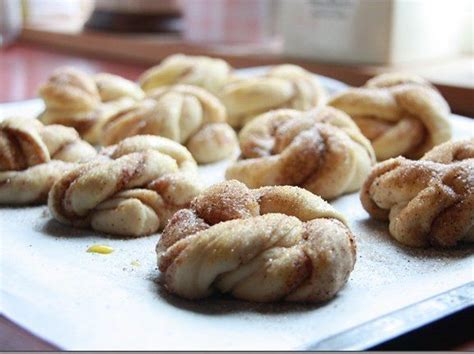 Verdens Beste Kanelknuter Med Vaniljekrem Som Er Enkle Lage