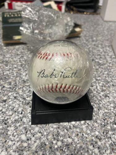 Babe Ruth Yankees Commemorative Baseball W Facsimile Autograph