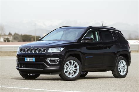 Jeep Renegade Xe E Compass Xe Prezzo E Motori Delle Ibride Plug In