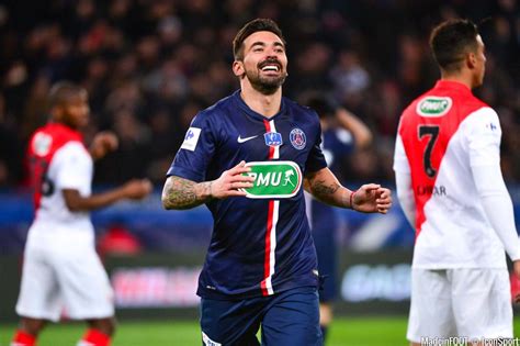 Anciens Ezequiel Lavezzi poignardé et hospitalisé en Uruguay