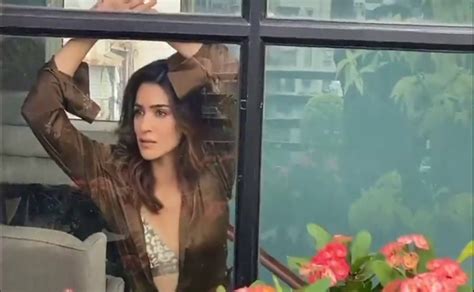 Kriti Sanon Breasts Scene In Kriti Sanon Hot Pics Collection 2020 AZNude
