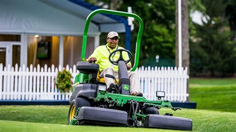 2550 E Cut™ Hybrid Triplex Mower Riding Greens Mowers John Deere