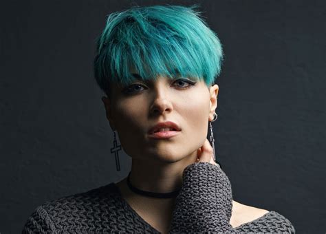 30 Alternative Hairstyles To Give You A Funky Unique Look