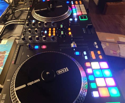 Rane One First Look Review The Rane Feeling In A All In One Dj