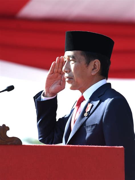 Presiden Pimpin Upacara Peringatan Ke Hari Bhayangkara Mnctrijaya