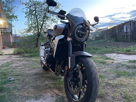 Купить б у Honda CB 1000R инжектор 6 передач в Омске серебристый naked bike 2019 года по цене 1