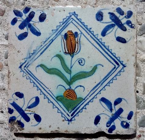 Azulejo antiguo raro con tulipán Loza de barro Catawiki