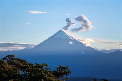 Top 10 most impressive volcanoes in Ecuador | MetroJourneys