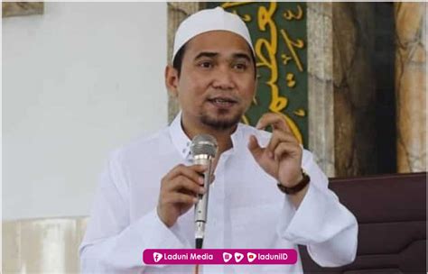 Biografi Kh Reza Ahmad Zahid Gus Reza Profil Ulama Laduni Id