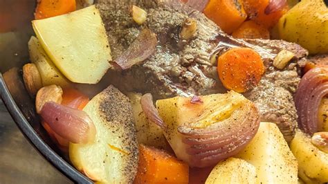 Easy Dutch Oven Garlic Roast Beef With Veg A Cents For Cookery