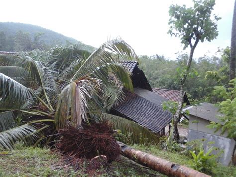 Diterjang Angin Puting Beliung Sejumlah Rumah Warga Rusak