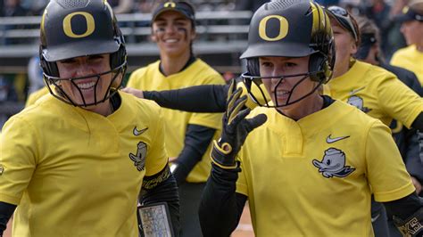 Ducks vs. Beavers softball game postponed due to rain