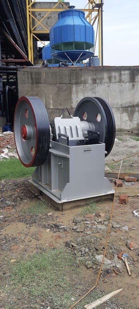 Cast Iron Jaw Crusher Machine For Stone Capacity 10 Tones Per Hour