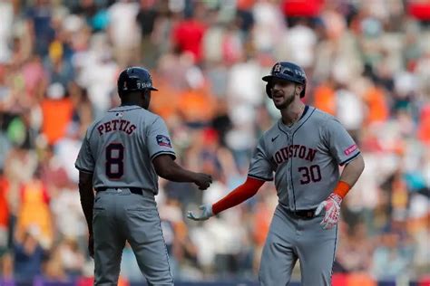 MLB Astros se impone a los Rockies en la Ciudad de México XEU