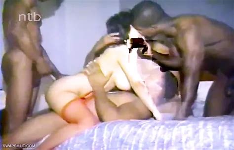 Cuckolding Milf Auf Retro Bbc Gangbang Party Xhamster