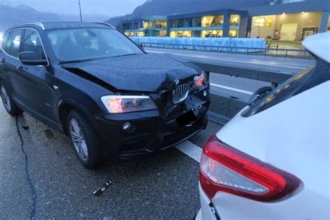 Bilten Gl Verkehrsunfall Auf Der Autobahn A Sachschaden An Drei