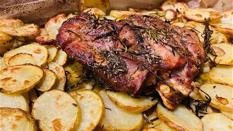 Sovracoscia Di Tacchino Con Patate Al Forno Un Classico Facile Ed