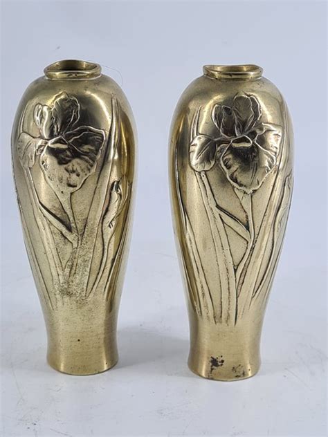 Twee Koper Of Bronzen Art Nouveau Vaasjes Gedecoreerd Catawiki