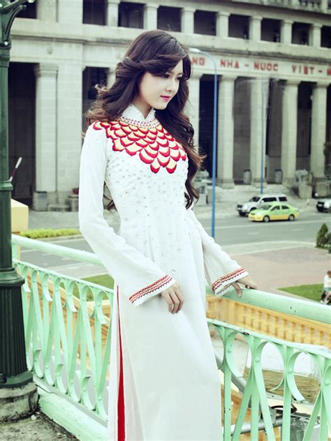 Hot girl Việt đọ sắc trong tà áo dài truyền thống