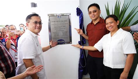 Bong Go Tinulungan Ang Iba At Zambales Sa Bagong Municipal Hall