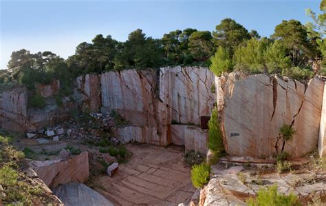 Montagne Noire Le circuit du marbre à Caunes Minervois texte