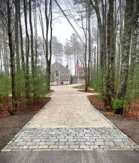 Just Finished Seashell Driveway With Cobblestone Apron And Border Rlandscaping