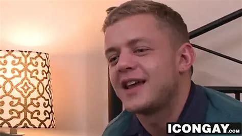 Porno gay de Ian Levine en Vídeos 2024 Escenas de sexo con la estrella porno xHamster