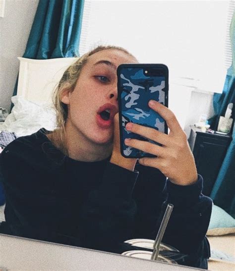 Pin by amelia e. on emma chamberlain | Emma chamberlain, Chamberlain, Emma