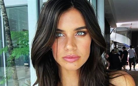 Sara Sampaio Aparece Nua Na Banheira Impala