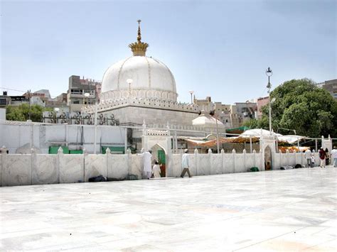 Filming at Hazrat Khwaja Moinuddin Chishti Dargah Shariff| Filmapia - real sites . reel sites