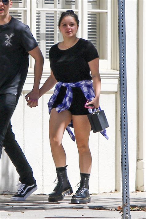 Ariel Winter Busty Braless Hot Celebs Home