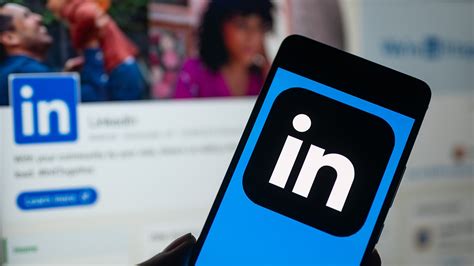 Looking for love on LinkedIn? Data points to new trend | Fox Business