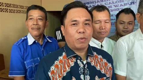 Demi Maju Di Pilkada Pali 2024 Devi Harianto Ambil Formulir Pendaftaran Balon Bupati Di 4