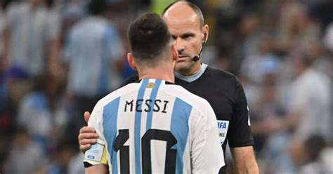 Fans Left Baffled By Fanboy Referee S Attitude Towards Lionel Messi