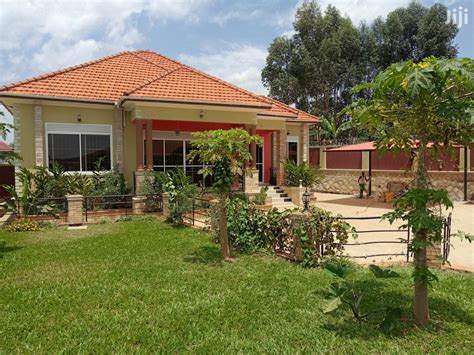 Kiiras Most Well Finished House On Sell In Kampala Houses