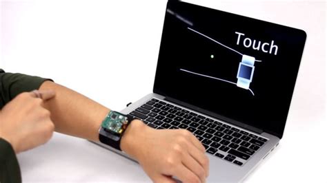 Know About The Special Ring That Turns Your Arm Into Smartwatch