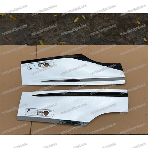 Wholesale Price Truck Spare Body Parts For Isuzu New Giga Chrome Door Garnish Isuzu And Isuzu