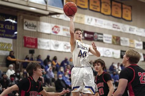 Sheridans Total Team Effort Leads To 55 46 Win Over Cheyenne Central