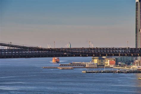 Walking the Manhattan Bridge Pedestrian Path – Helpful Guide & Map