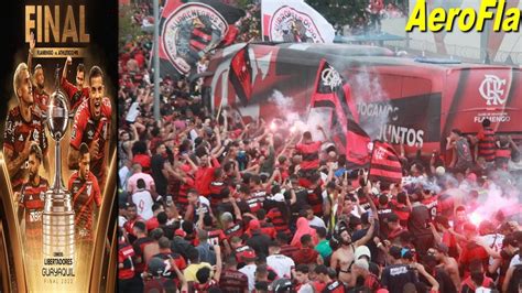 AEROFLA TORCIDA DO FLAMENGO FAZ LINDA FESTA NO EMBARQUE DO TIME