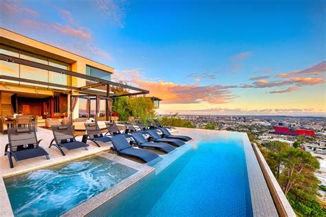 Strat House Villas In Los Angeles Haute Retreats