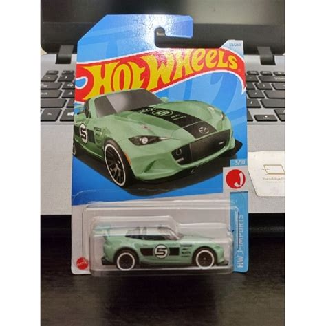 Hot Wheels Regular Basic 2024 HW J IMPORTS Mazda MX 5 Miata Hijau