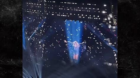 Taylor Swift Polishes Off Tokyo Show, Rushes to Catch Flight To Super Bowl