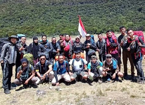 Pendakian Masal Gunung Gede Via Putri Damarpilau