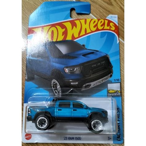 Store Minh Chung Toy Model Car Hot Wheels Basic L M Case Chevy Silverado Shopee Malaysia